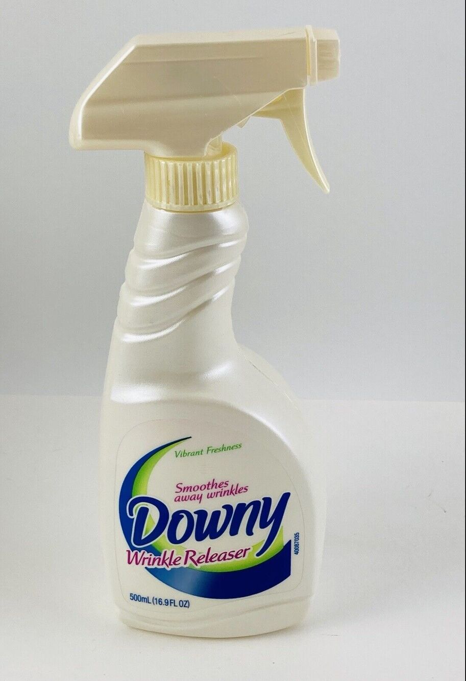 Vintage 2000 Downy Wrinkle Releaser Vibrant Freshness 16.9 oz Half Full Smoothes